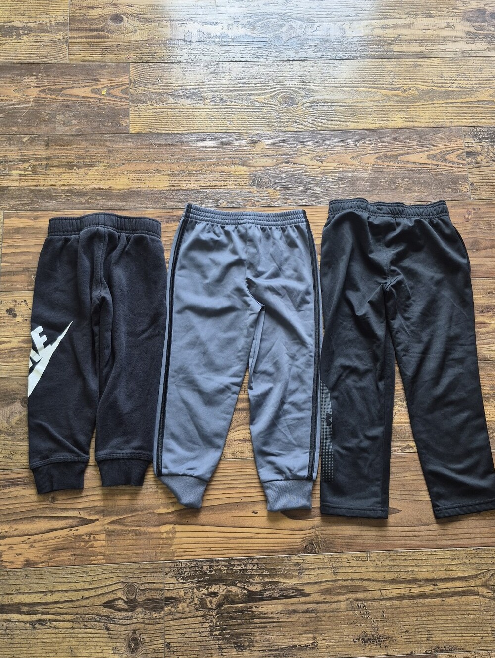 Boys Size 4 Under Armour Clothing Lot XS - Picture 3 of 7